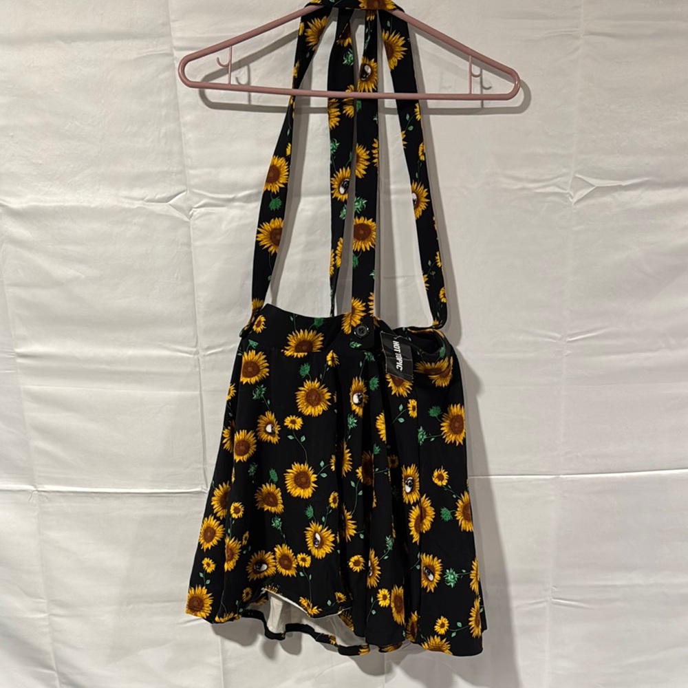 Women’s Hot Topic Black Skirt with Sunflower Design